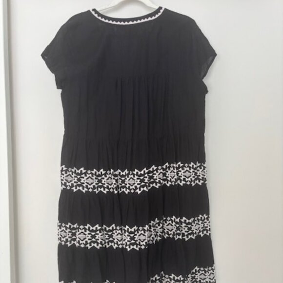 Roller Rabbit Embroidered Pamela Dress Size Large - Picture 3 of 6